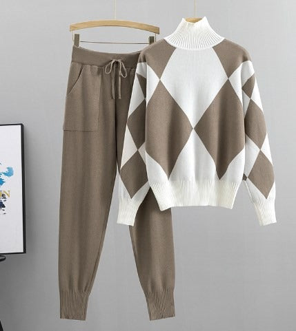 Coraline - Warm Turtleneck Set
