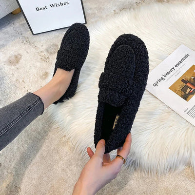 Solenne | Elegant and Warm Slippers for Home