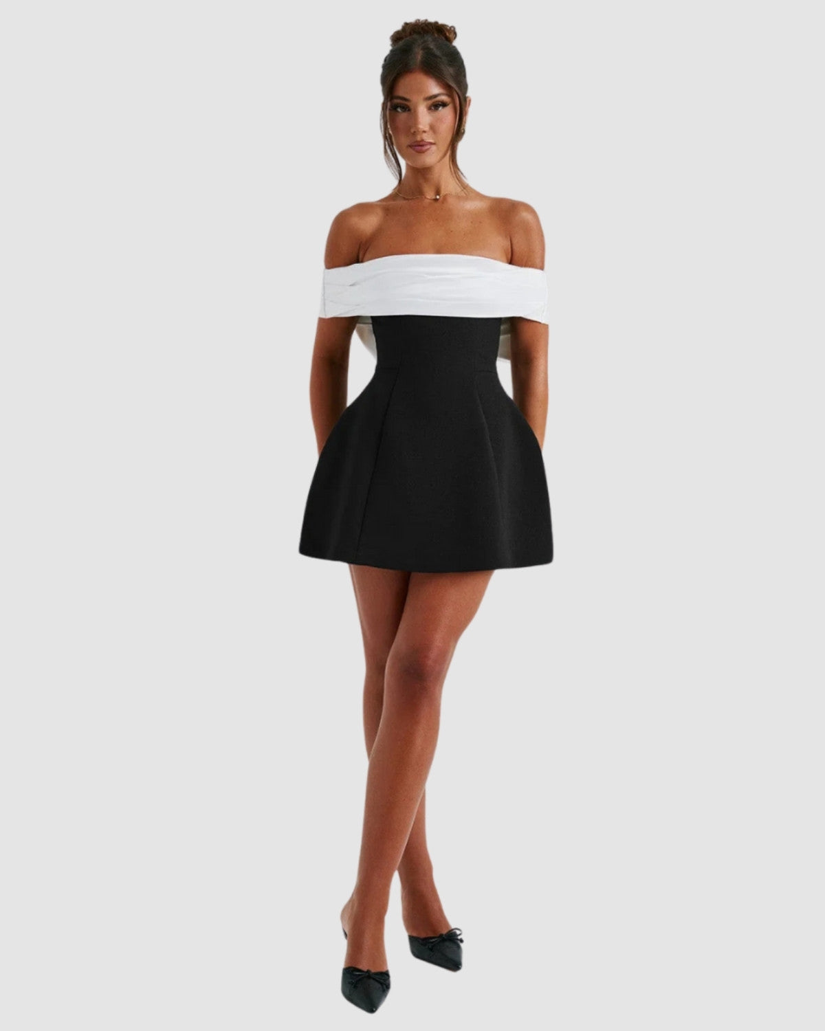 Isadora - Elegant Mini Dress with Bow at the Back